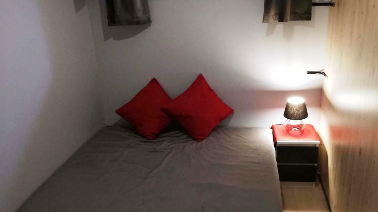Apartament Bielany Oczapowskiego Varşovia Exterior foto